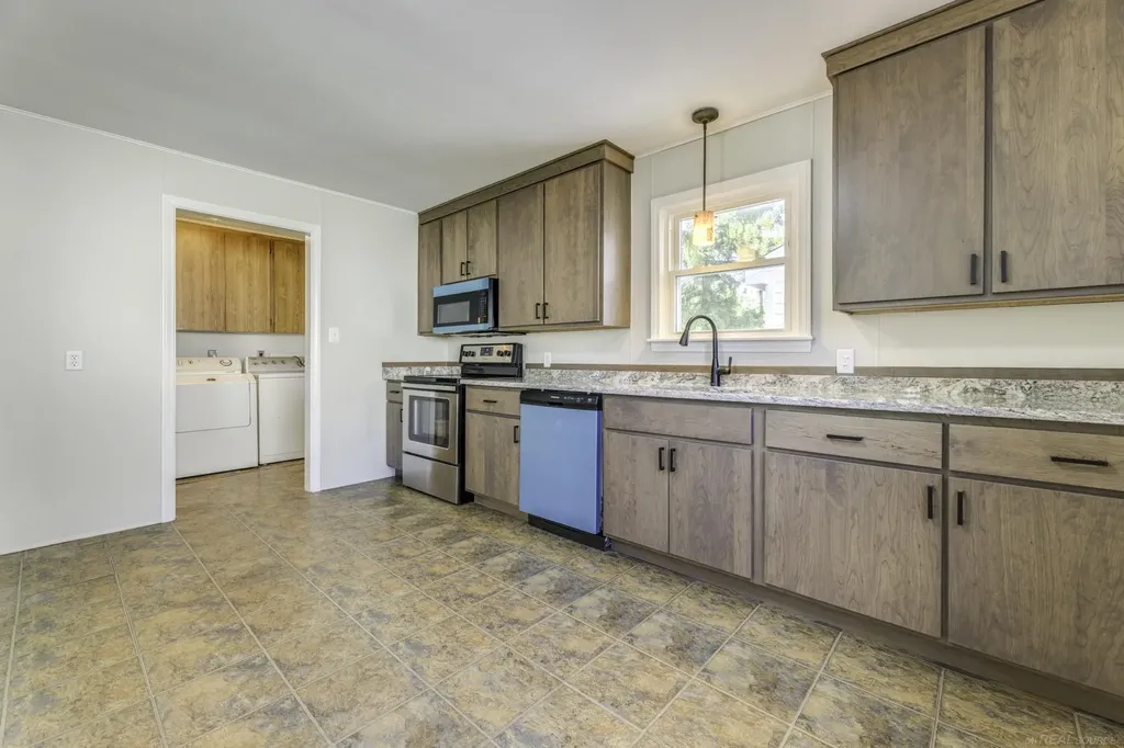 7282 Hubbard Street Lexington Village MI 48450