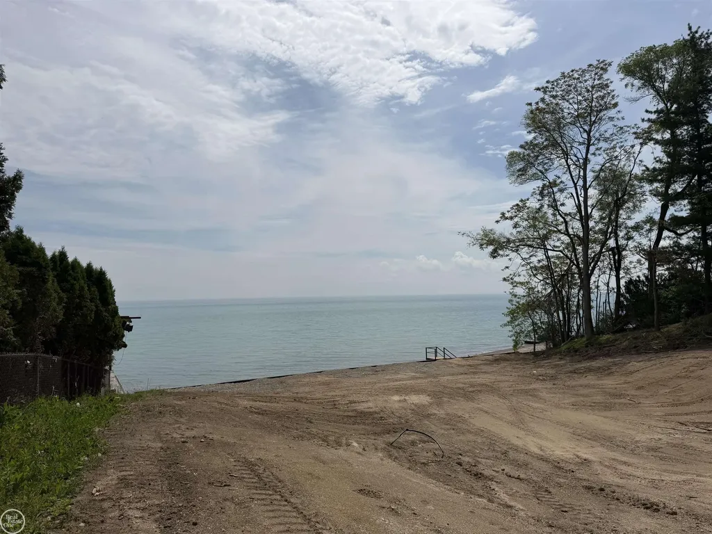 8340 Lakeshore Road Burtchville Township MI 48059