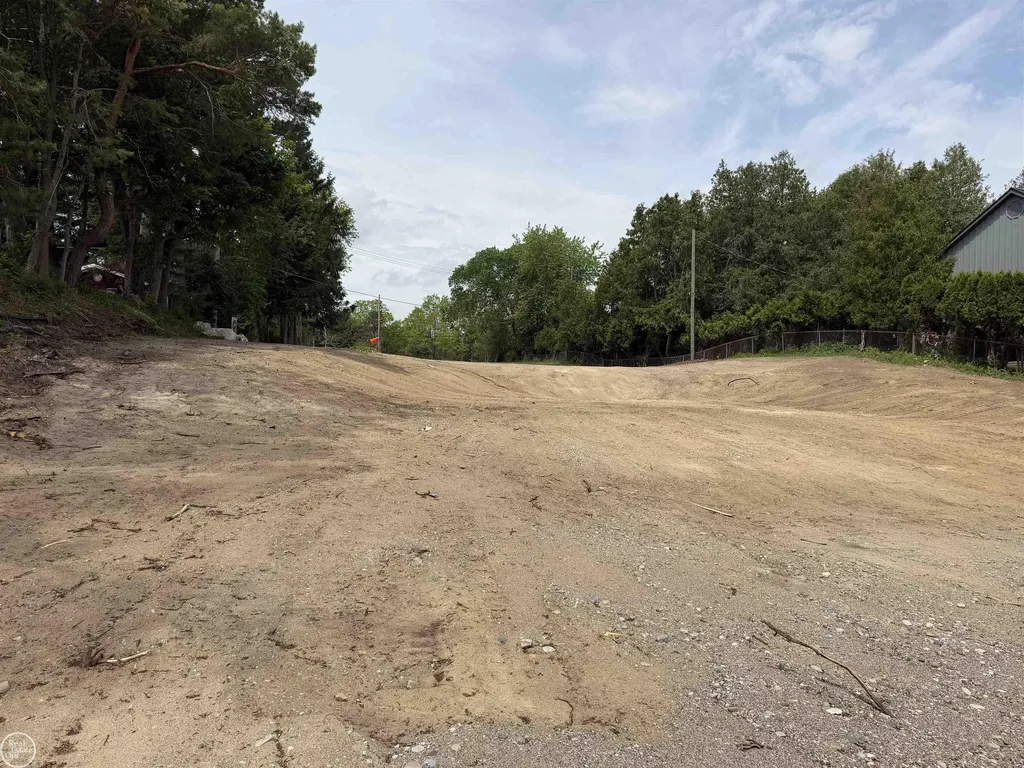 8340 Lakeshore Road Burtchville Township MI 48059