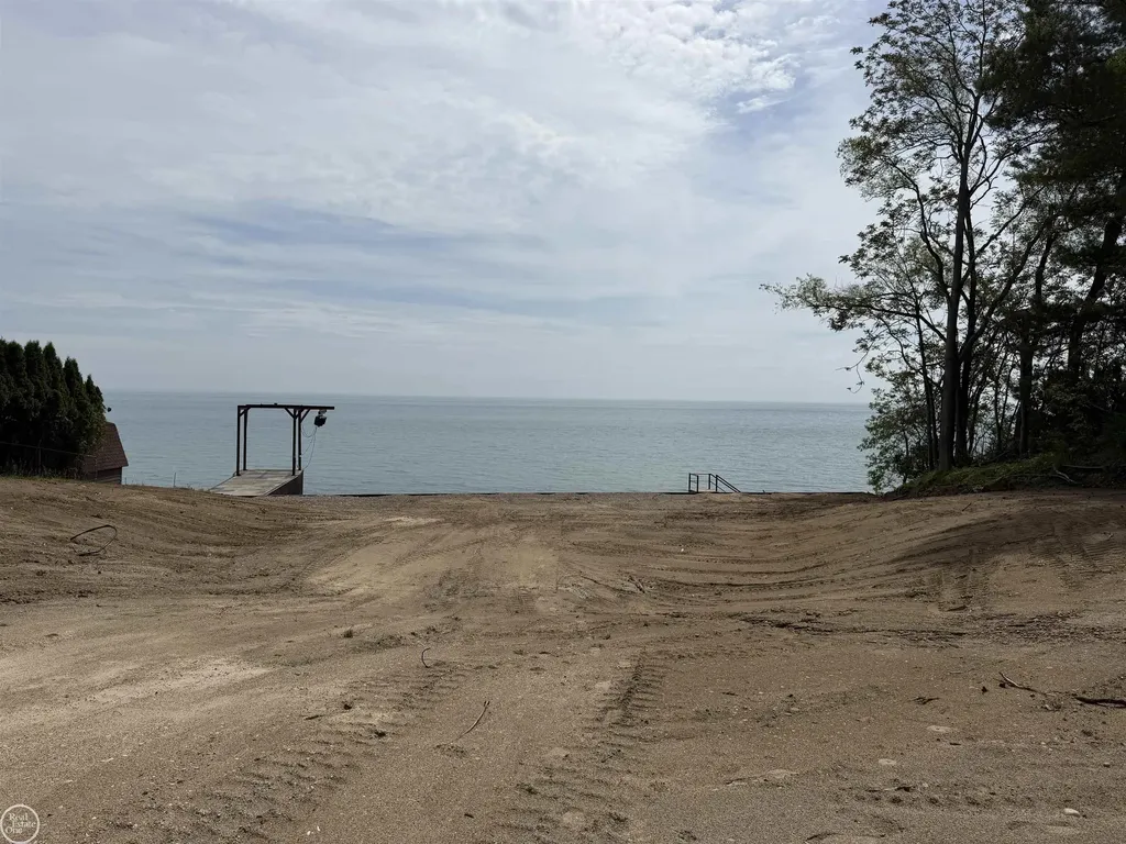 8340 Lakeshore Road Burtchville Township MI 48059