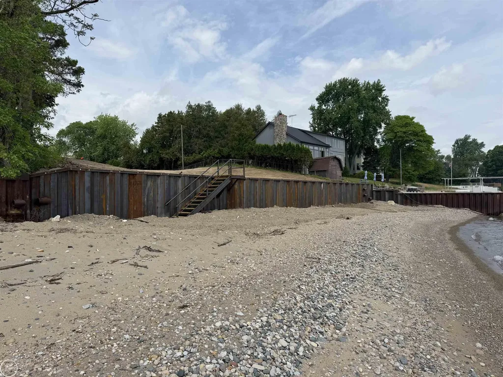 8340 Lakeshore Road Burtchville Township MI 48059