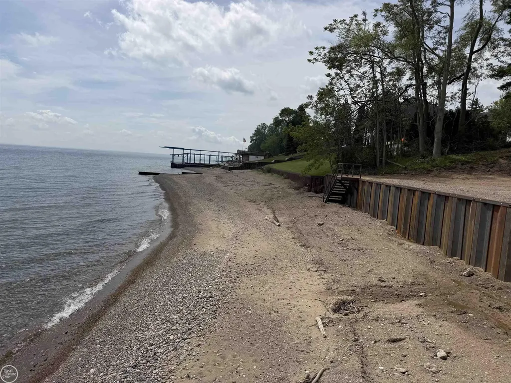 8340 Lakeshore Road Burtchville Township MI 48059