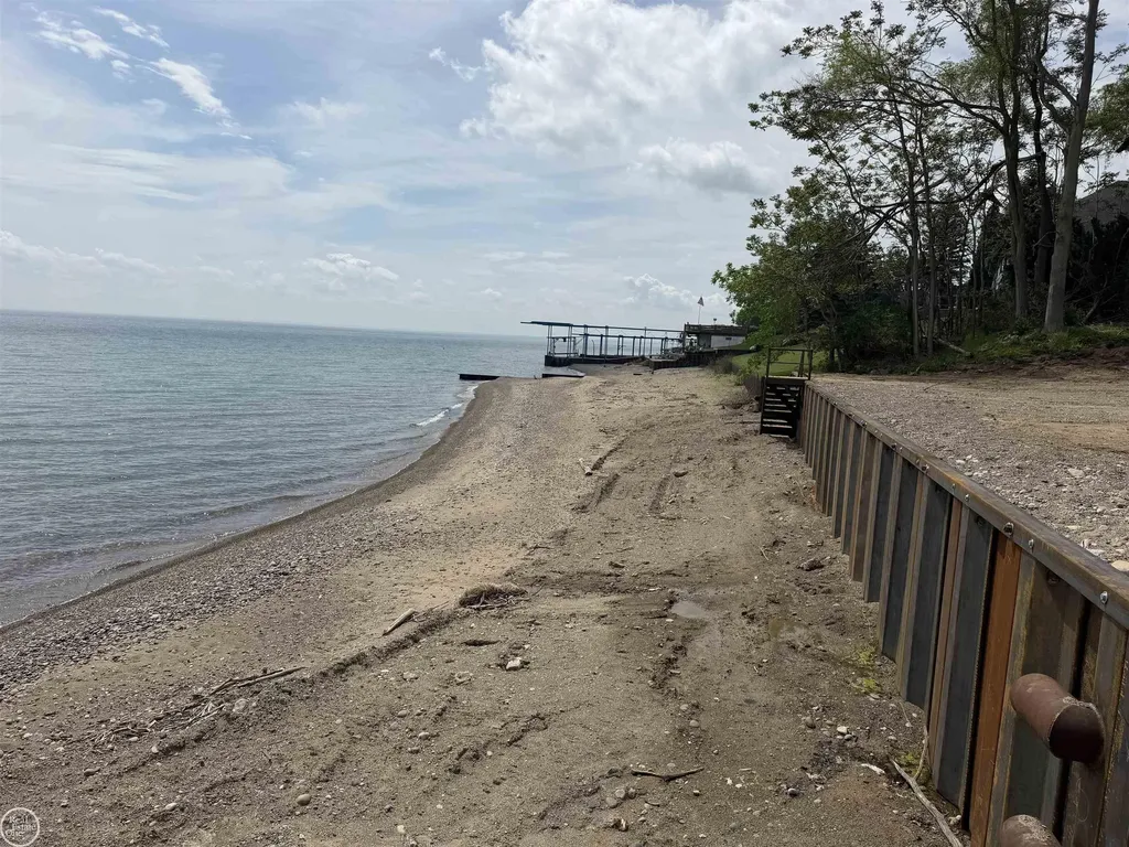 8340 Lakeshore Road Burtchville Township MI 48059