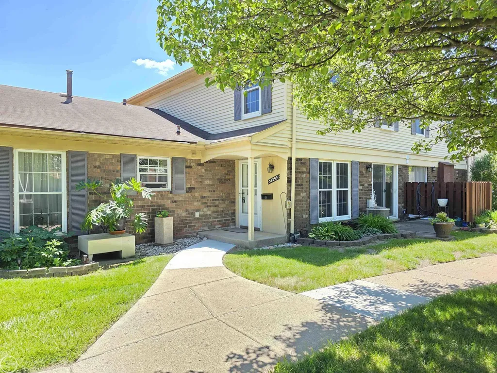 34299 Garfield Circle Fraser City MI 48026