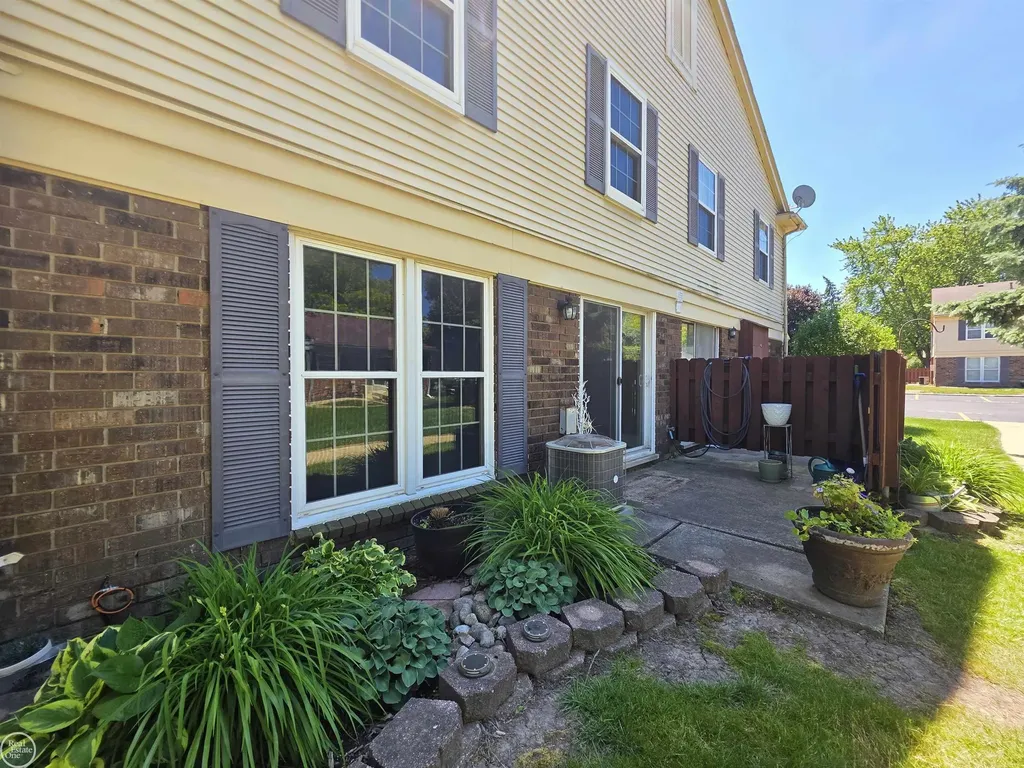 34299 Garfield Circle Fraser City MI 48026