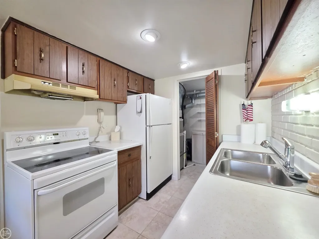 34299 Garfield Circle Fraser City MI 48026