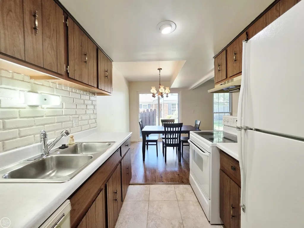 34299 Garfield Circle Fraser City MI 48026