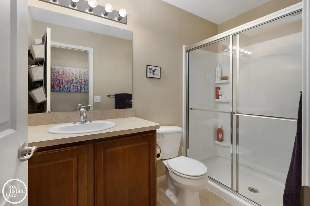 1048 Lakepointe Street Grosse Pointe Park City MI 48230