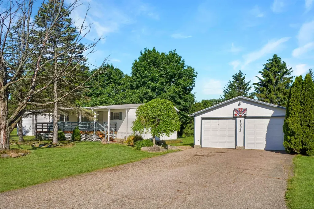 1832 Manchester Drive Elba Township MI 48446