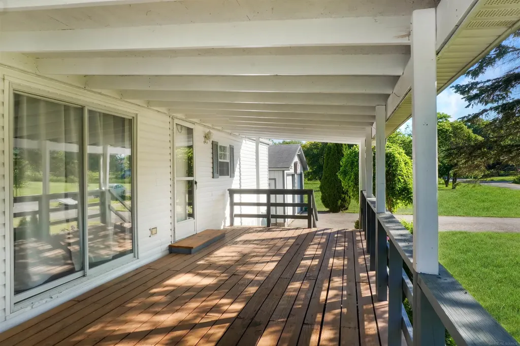 1832 Manchester Drive Elba Township MI 48446