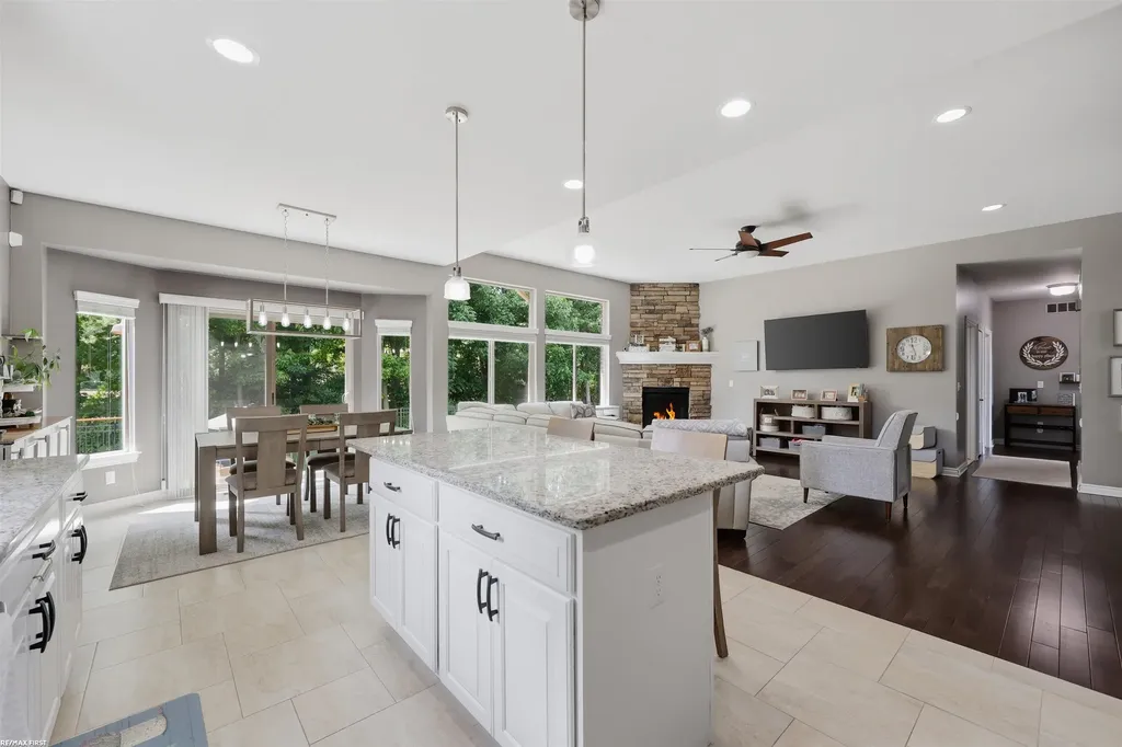 22350 Brantingham Road Macomb Township MI 48044