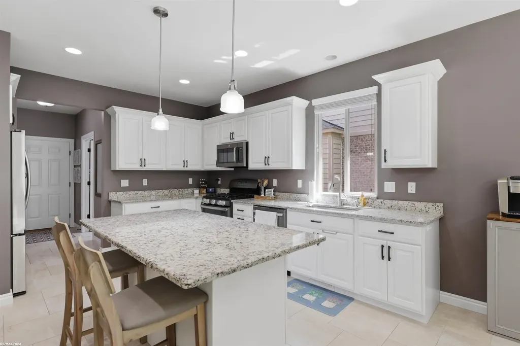 22350 Brantingham Road Macomb Township MI 48044