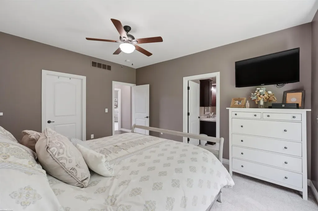 22350 Brantingham Road Macomb Township MI 48044