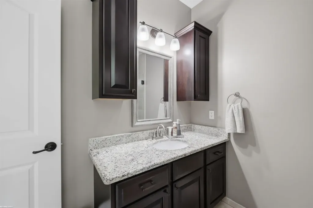22350 Brantingham Road Macomb Township MI 48044