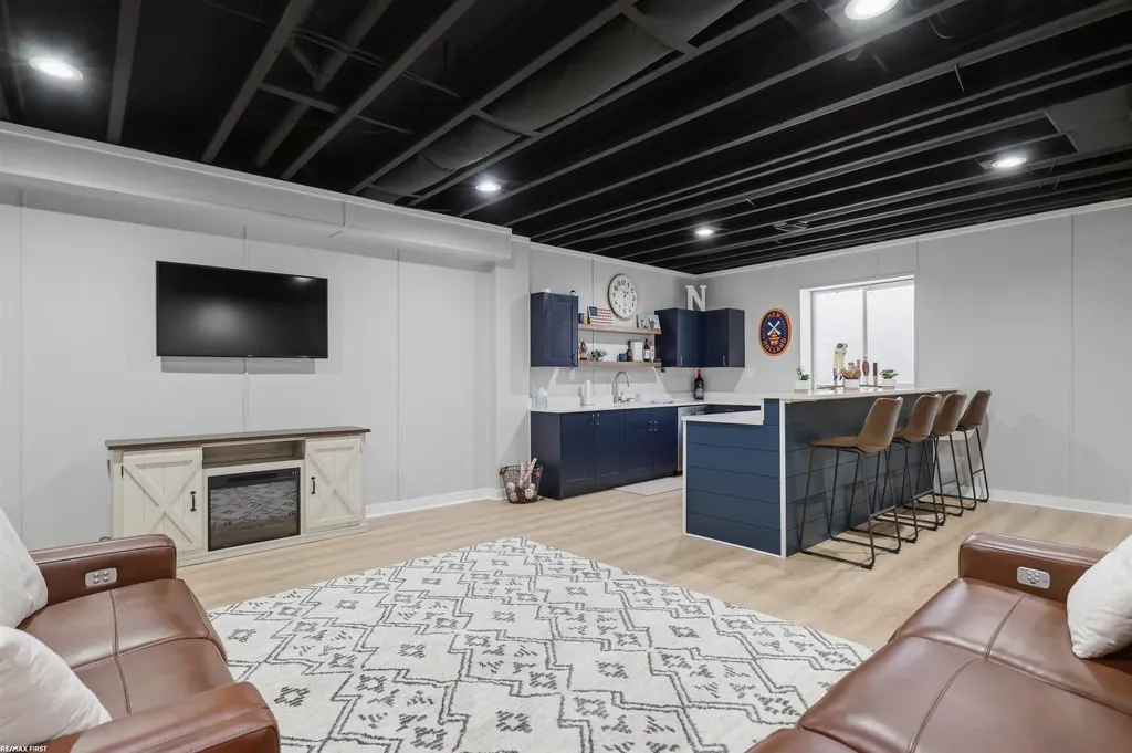 22350 Brantingham Road Macomb Township MI 48044