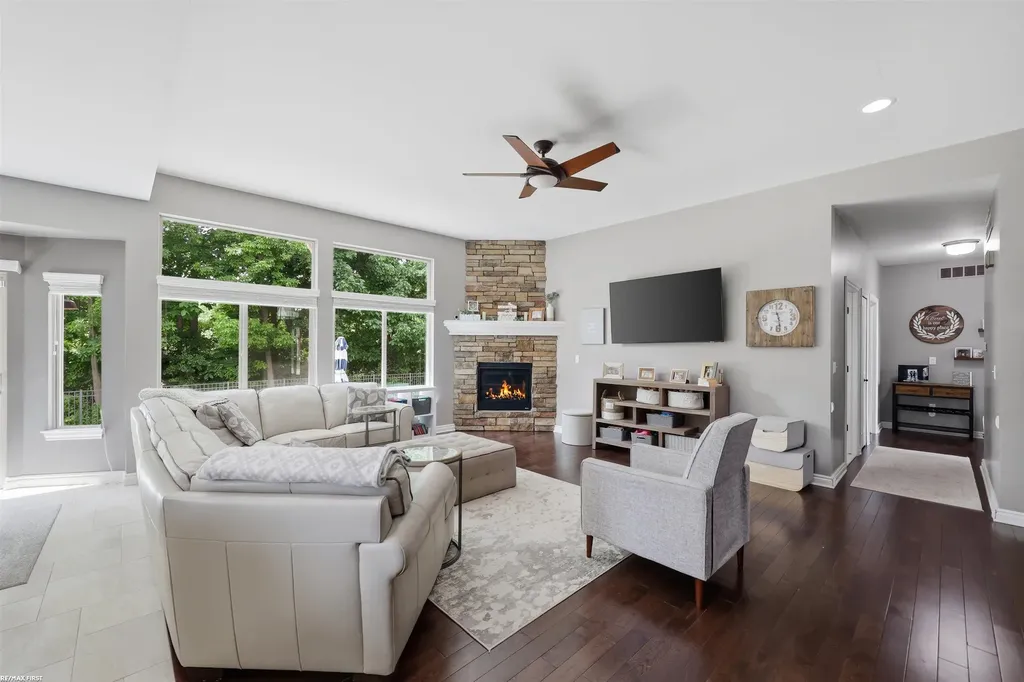 22350 Brantingham Road Macomb Township MI 48044