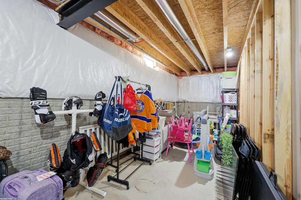 22350 Brantingham Road Macomb Township MI 48044