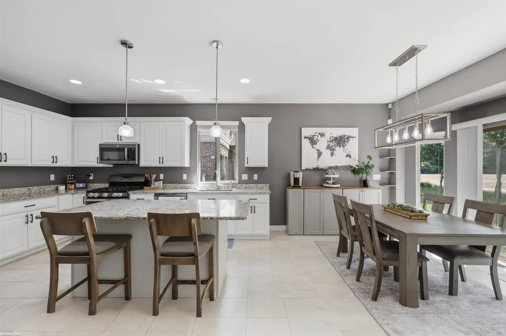 22350 Brantingham Road Macomb Township MI 48044
