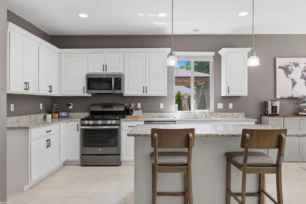 22350 Brantingham Road Macomb Township MI 48044