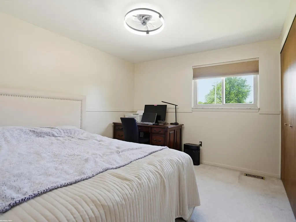 4112 Thorney Drive Shelby Charter Township MI 48316