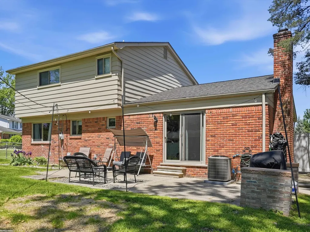 4112 Thorney Drive Shelby Charter Township MI 48316