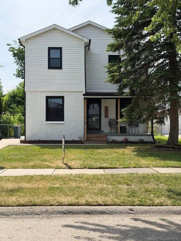 2519 Phillips Avenue Berkley City MI 48072
