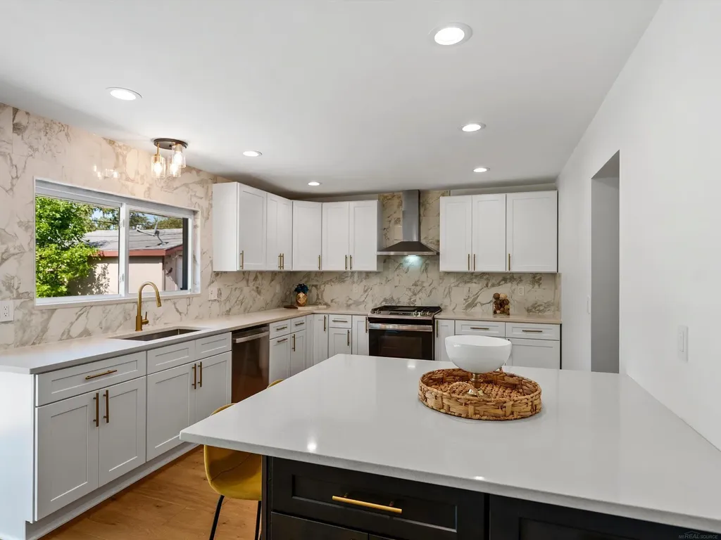 2519 Phillips Avenue Berkley City MI 48072