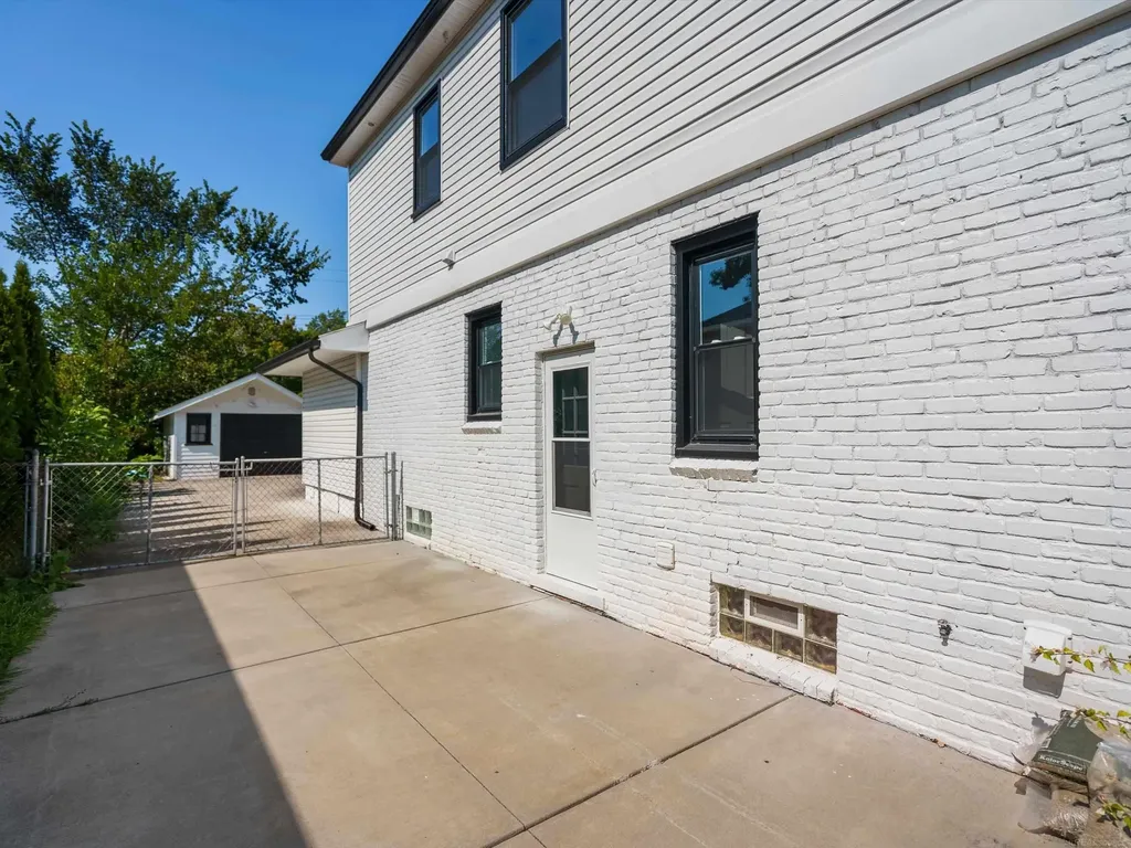 2519 Phillips Avenue Berkley City MI 48072