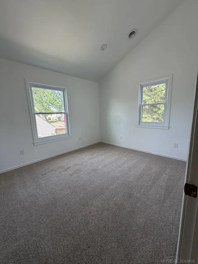 2519 Phillips Avenue Berkley City MI 48072