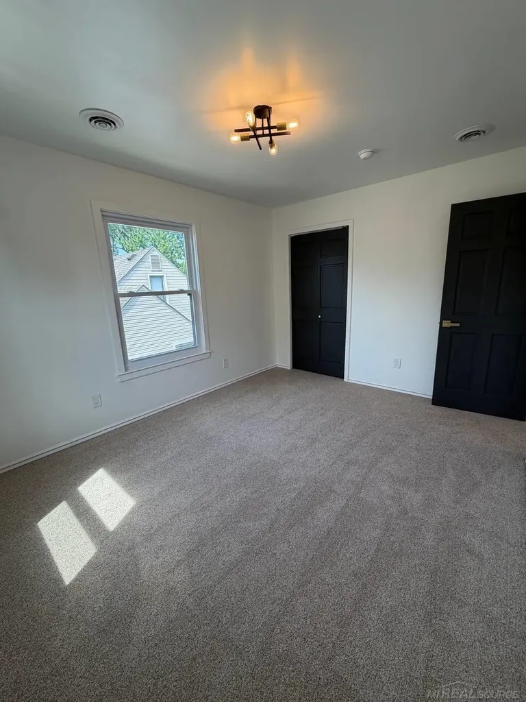 2519 Phillips Avenue Berkley City MI 48072