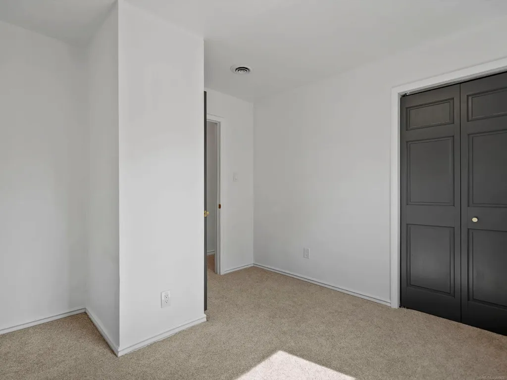 2519 Phillips Avenue Berkley City MI 48072