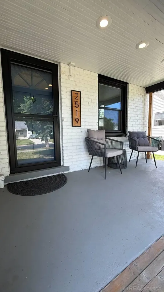 2519 Phillips Avenue Berkley City MI 48072