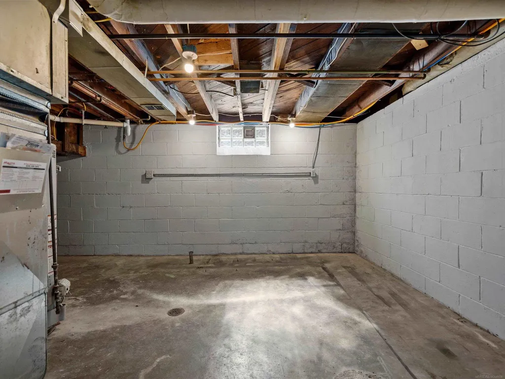 2519 Phillips Avenue Berkley City MI 48072
