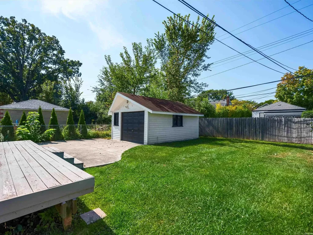 2519 Phillips Avenue Berkley City MI 48072
