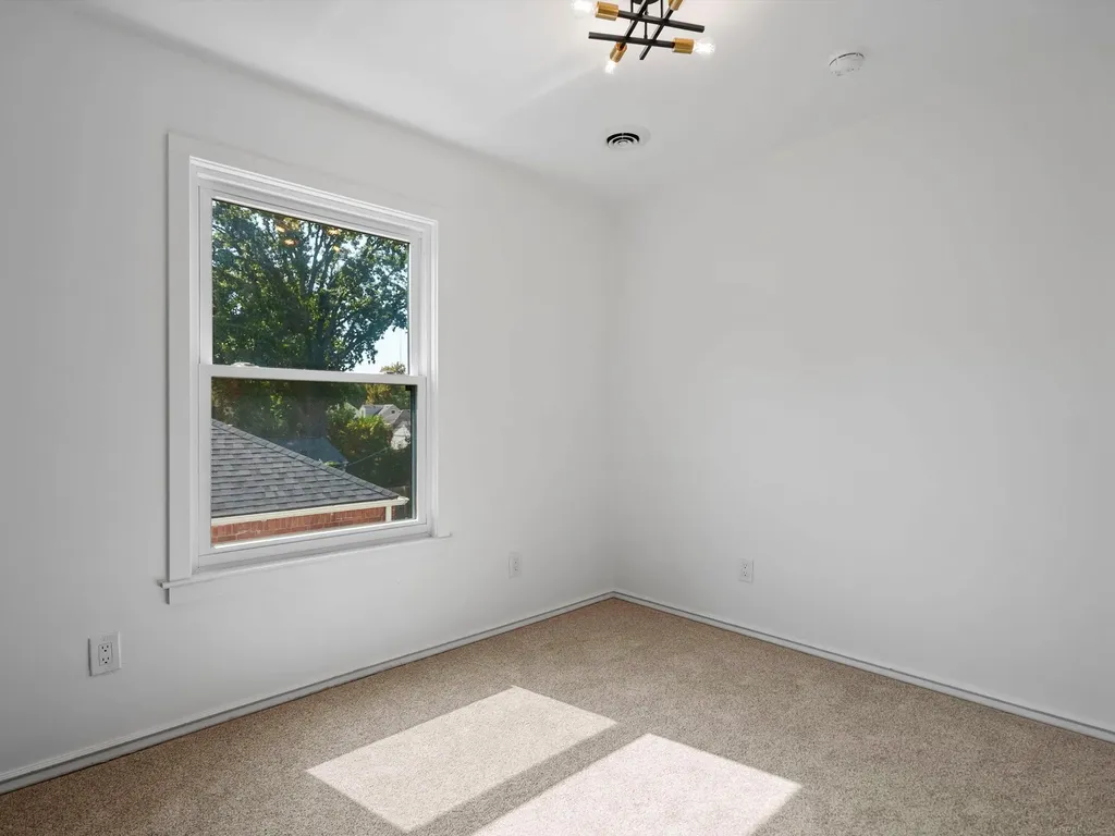 2519 Phillips Avenue Berkley City MI 48072