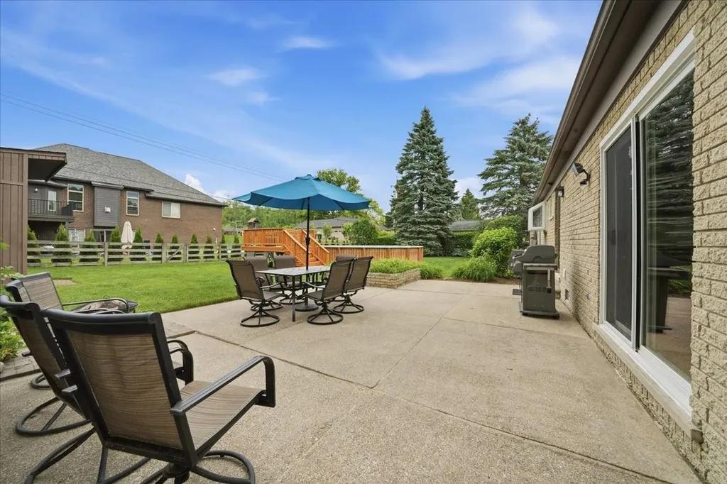 5191 Saint Richard Drive Shelby Charter Township MI 48316