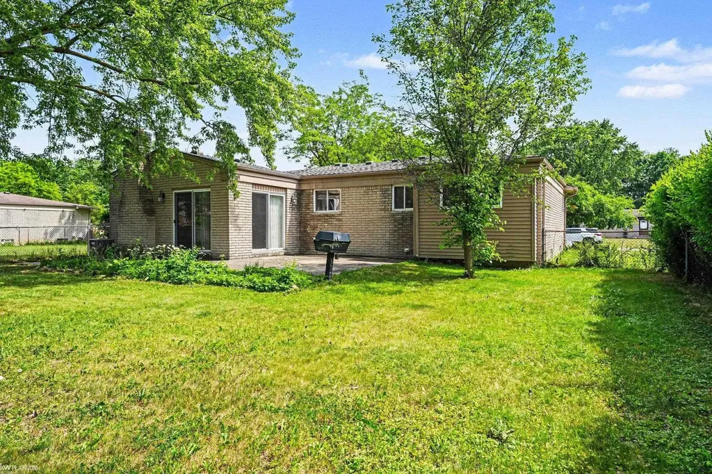 5233 Plymouth Street Sterling Heights City MI 48310