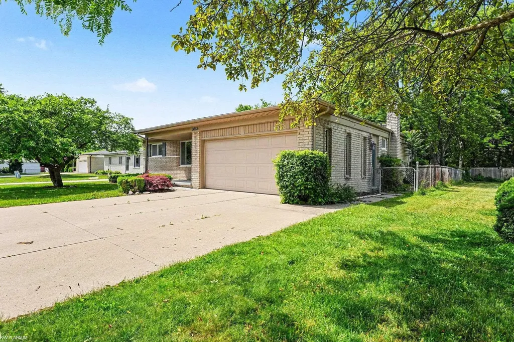 5233 Plymouth Street Sterling Heights City MI 48310