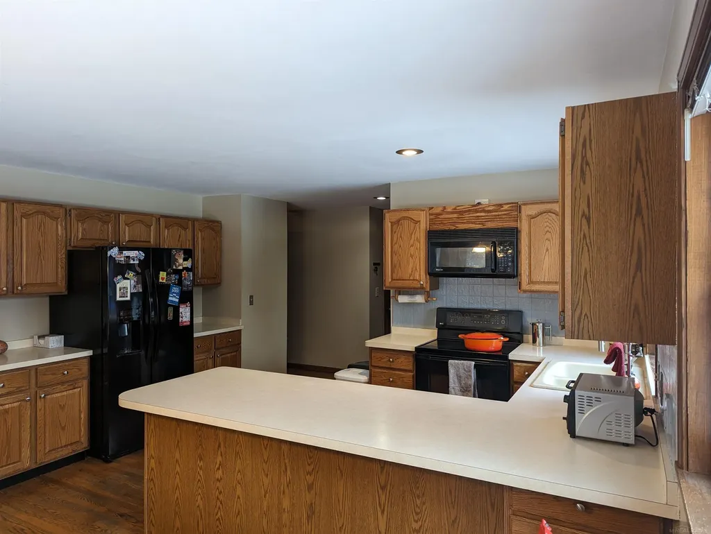 9764 Annabelle Court Green Oak Township MI 48178