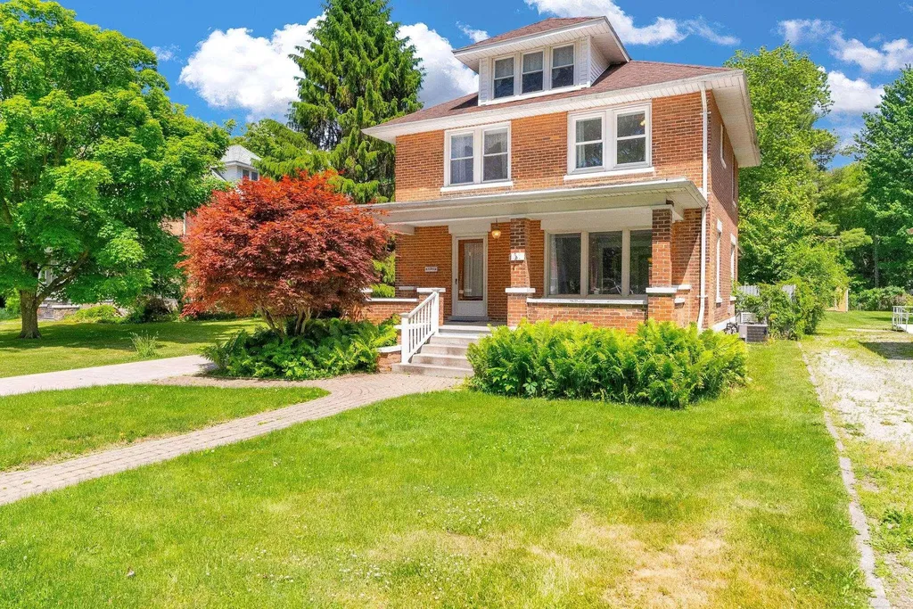 222 N Howard Avenue Croswell City MI 48422