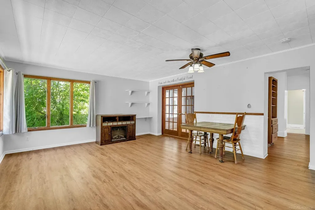 222 N Howard Avenue Croswell City MI 48422