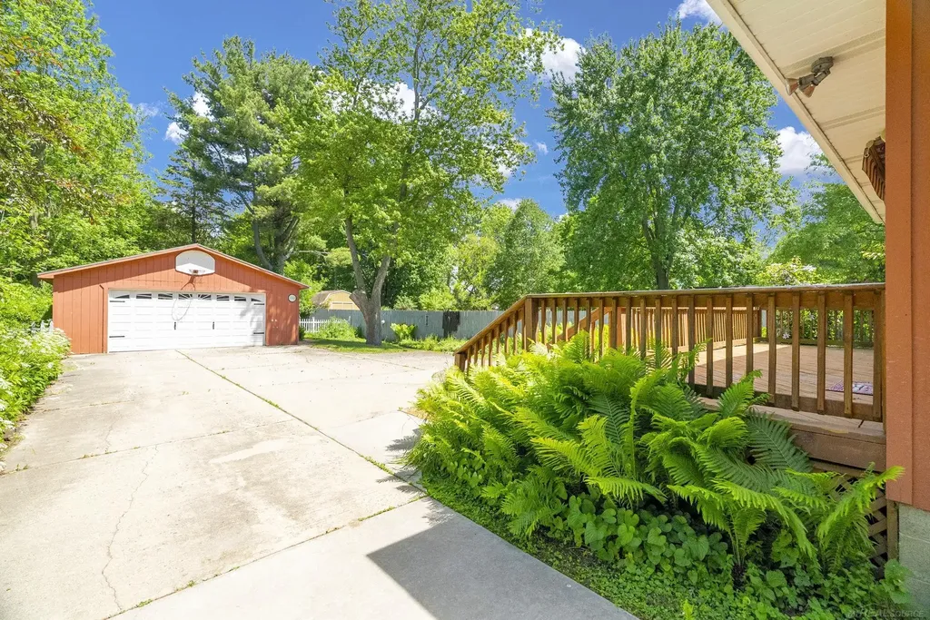 222 N Howard Avenue Croswell City MI 48422