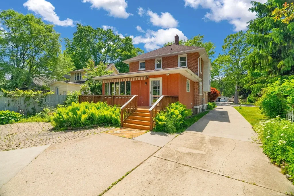 222 N Howard Avenue Croswell City MI 48422