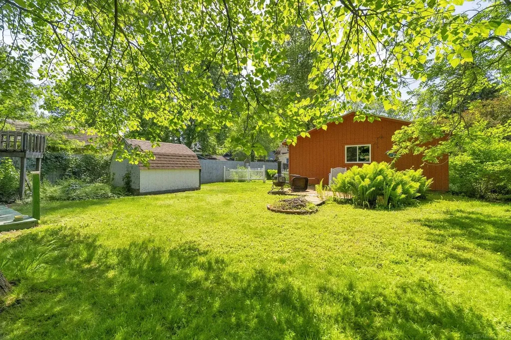 222 N Howard Avenue Croswell City MI 48422