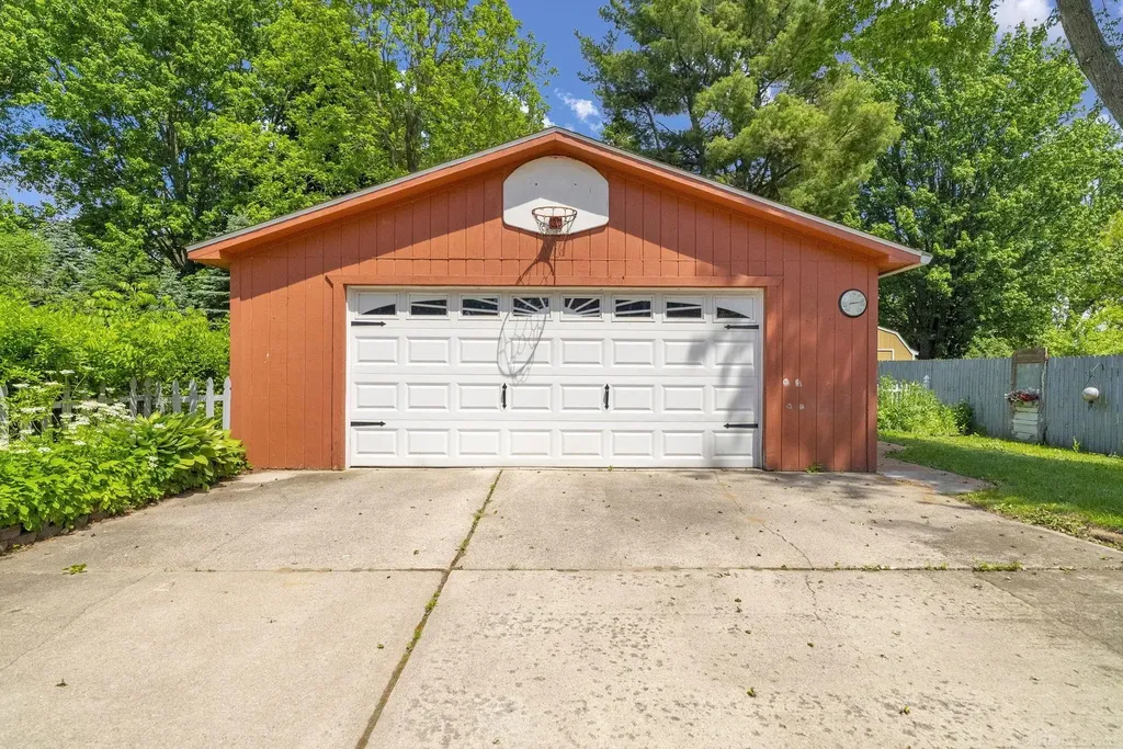 222 N Howard Avenue Croswell City MI 48422