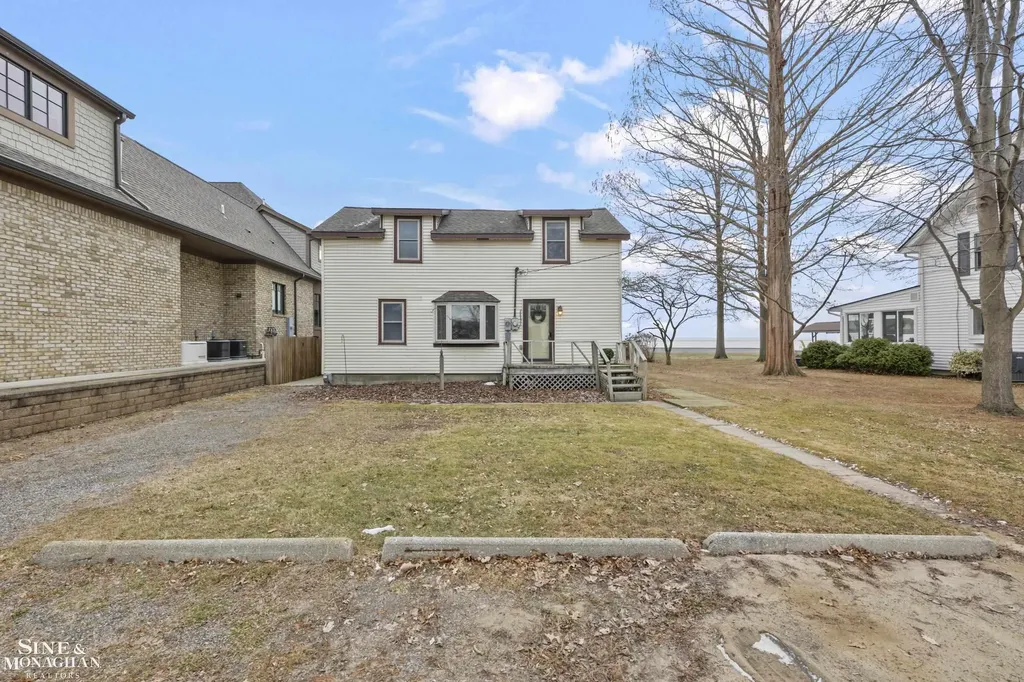 34590 Jefferson Avenue Harrison Charter Township MI 48045