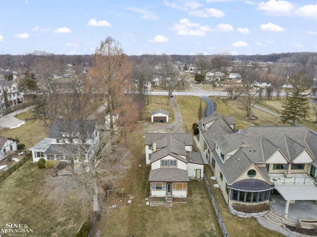 34590 Jefferson Avenue Harrison Charter Township MI 48045