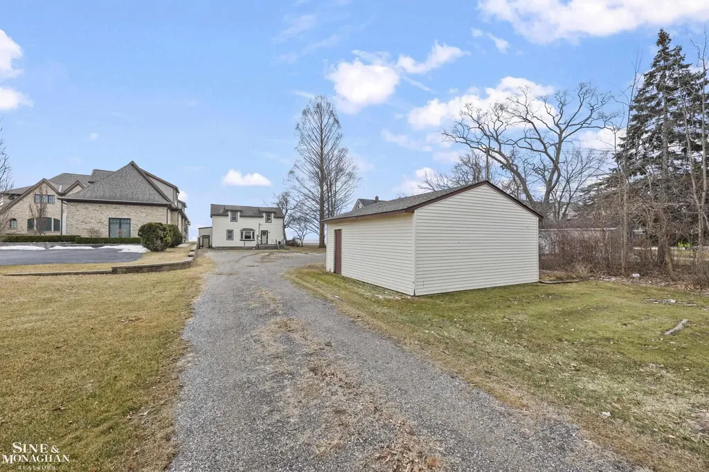 34590 Jefferson Avenue Harrison Charter Township MI 48045