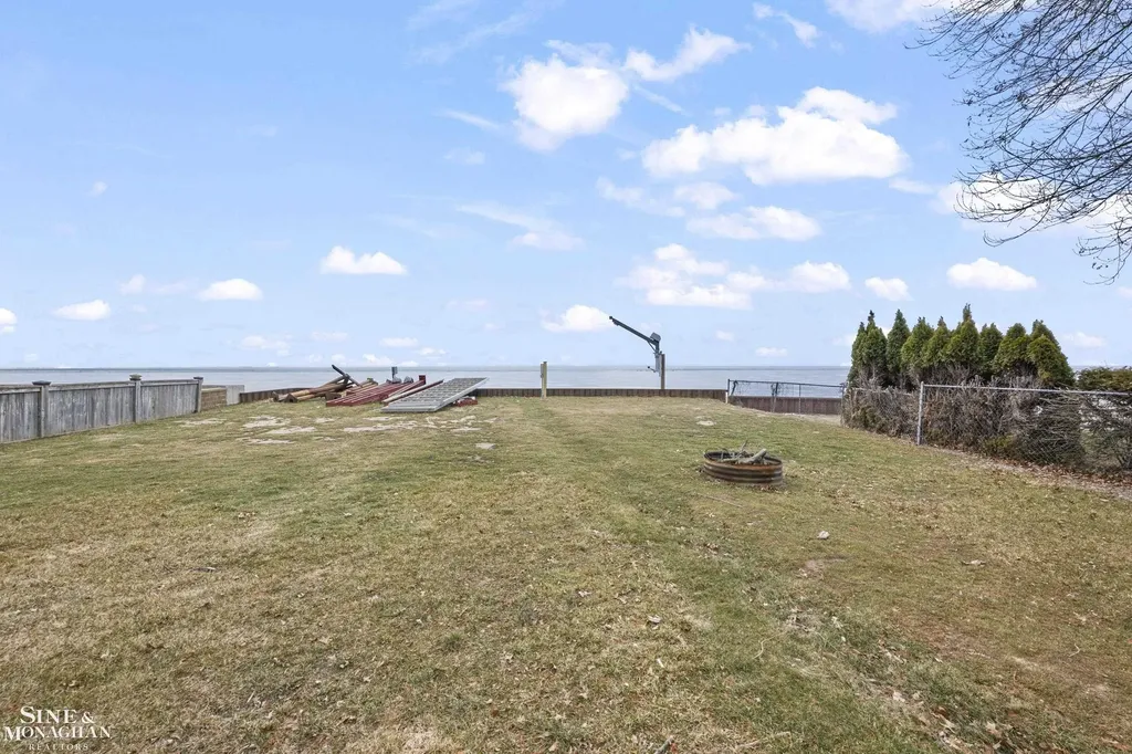 34590 Jefferson Avenue Harrison Charter Township MI 48045