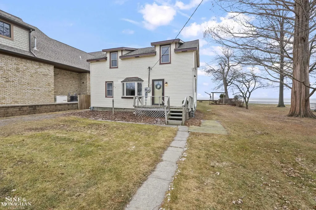 34590 Jefferson Avenue Harrison Charter Township MI 48045
